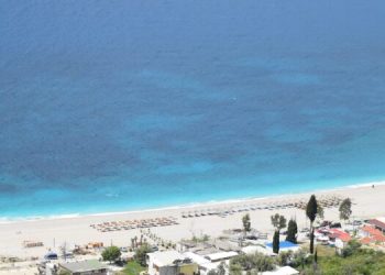 E rëndë në Greqi/ 50-vjeçari tentoi të shpëtonte gruan, mbyten të dy