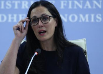 Delina Ibrahimaj: Nuk jam shkarkuar dhe as dorëhequr