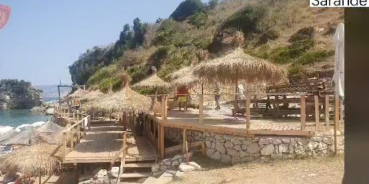 Zaptoi plazhin e “Pasqyrave” në Sarandë, procedohet penalisht i vetëshpalluri pronar