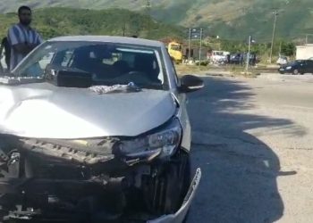Aksident në Gjirokastër, përplasen dy makina në Kardhiq (VIDEO)