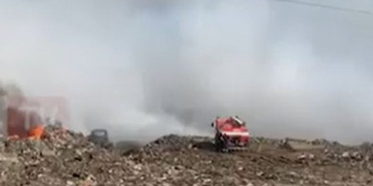 Vijon zjarri në fushën e plehrave në Vlorë