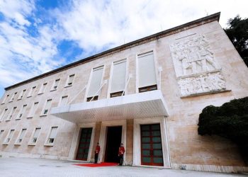 Vendim i qeverisë: Agjencitë funerale do të hapen me licencë