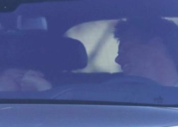 Çifti më i ri i showbizit kapet në momente intime në makinë (FOTO)