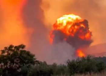 "Gërdeci" i Greqisë, shihni shpërthimin në depon e municioneve (VIDEO)