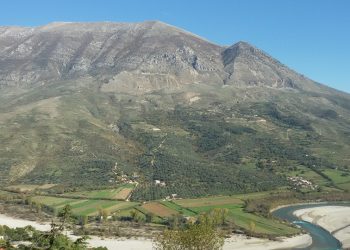 Ndërtoi pa leje në fshat, nën hetim 55-vjeçari nga Tepelena