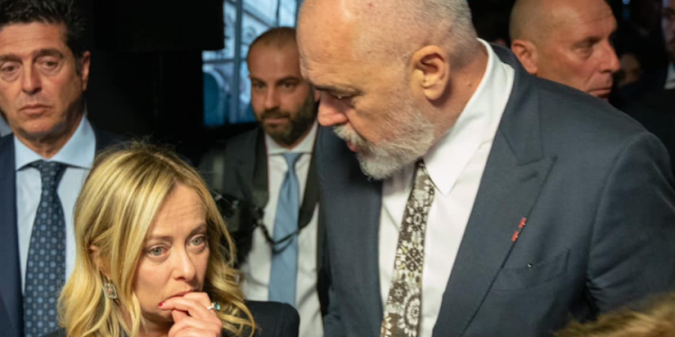 “Ik në Berat dhe paguaj faturën e atyre budallenjve”, kryeministrja e Italisë urdhëron ambasadorin në Shqipëri