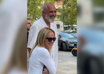 Rama tregon për ditët me Melonin: Kur i tregova për ca turistë italianë, ajo bërtiti dhe urdhëroi ambasadorin shko dhe paguaj faturën për këta budallenj