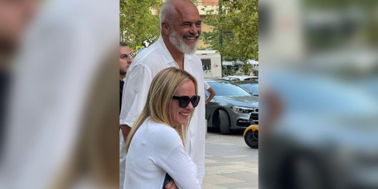 Rama tregon për ditët me Melonin: Kur i tregova për ca turistë italianë, ajo bërtiti dhe urdhëroi ambasadorin shko dhe paguaj faturën për këta budallenj