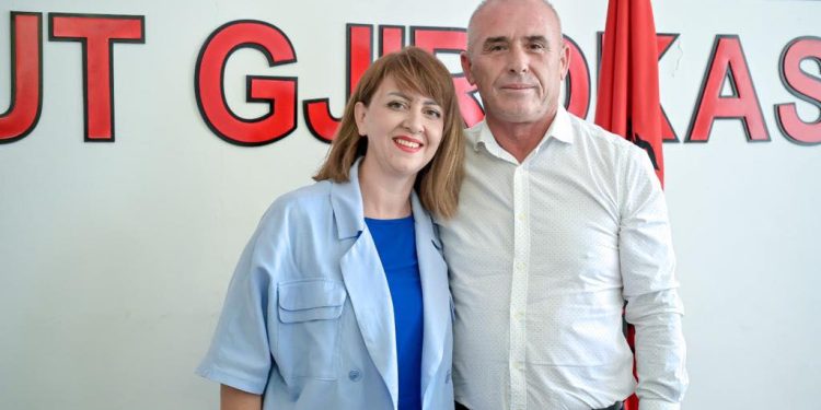 Dino Selimi zgjidhet kryetar i Këshillit të Qarkut Gjirokastër