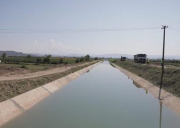 E rëndë/ I riu mbytet në kanal teksa po peshkonte