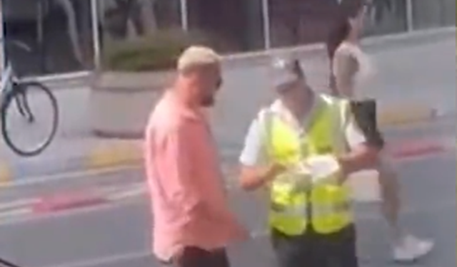 Luizin nuk e mbron dot fama/ Gjobitet nga policia për parkim të gabuar (VIDEO)