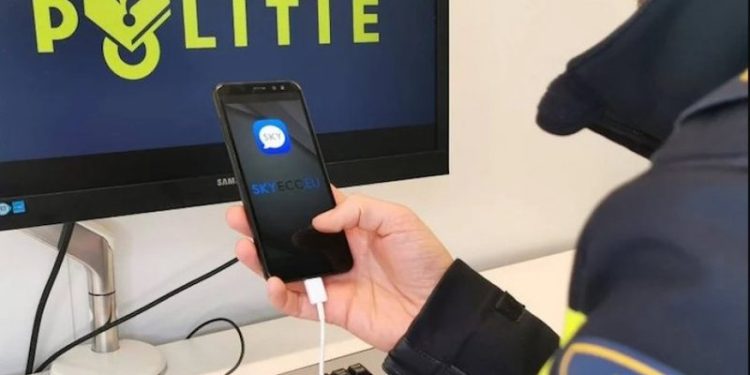 Po vijnë "bombat" e përgjimeve në Shqipëri: Kufiri do jetë qielli