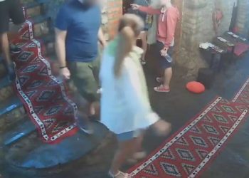 Kishin ardhur me pushime në Shqipëri, shihni si ia fusin vrapit italianët për të mos paguar restorantin (VIDEO)