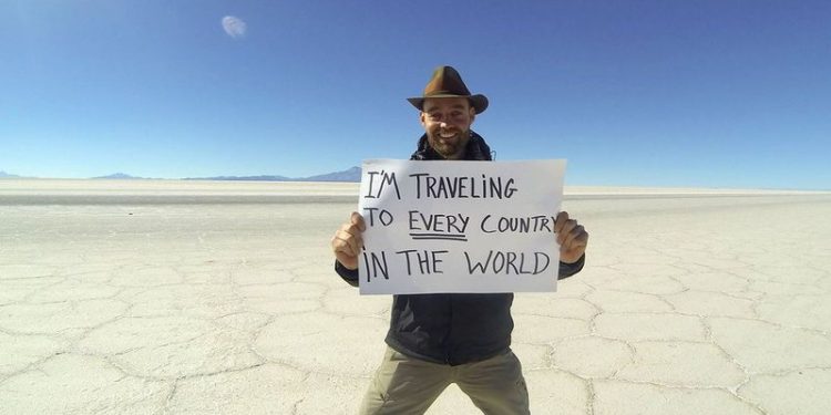 Vizitoi 203 vende pa asnjë fluturim, historia e aventurierit që preku edhe Shqipërinë: Ushqim i mirë dhe gra të bukura