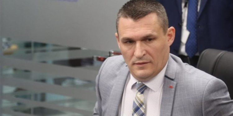 Lëviz me makinë të blinduar dhe grup policor. Kush po e kërcënon kreun e SPAK?