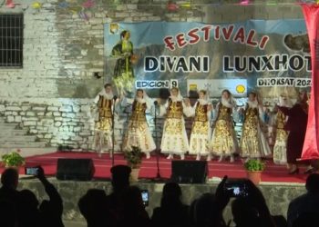 Divani i Lunxhërisë dedikuar muzikës, kulinarisë dhe jetës rurale
