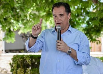 Ministri grek “kërcënon” Shqipërinë: Do të bllokojmë financimet e BE nëse Beleri nuk betohet si kryetar bashkie në Himarë