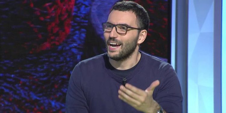 Arlind Qorri: Opozita përbëhet nga dordolecë dhe pazarxhinj, më thoni një emër oligarku që ata përmendin