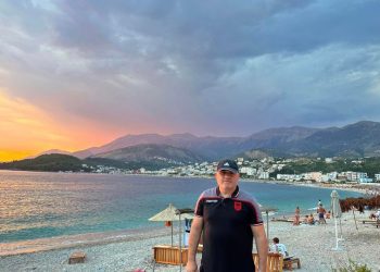 Artan Hoxha: Sado re të zeza të mblidhen mbi Himarë, dielli do të shkëlqejë sërish mbi këtë tokë arbërore