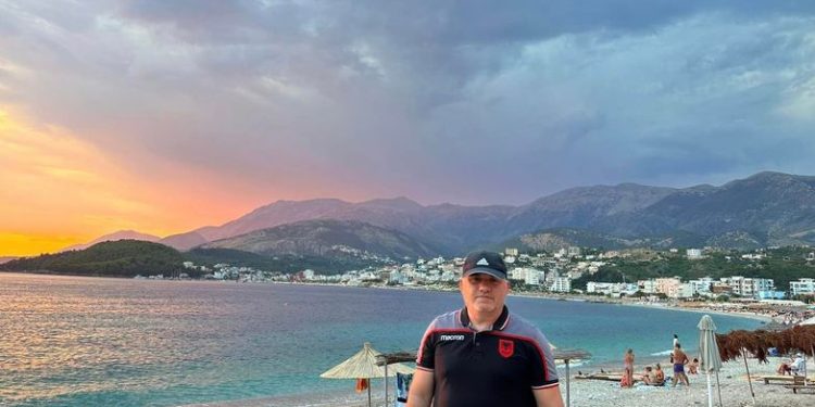 Artan Hoxha: Sado re të zeza të mblidhen mbi Himarë, dielli do të shkëlqejë sërish mbi këtë tokë arbërore