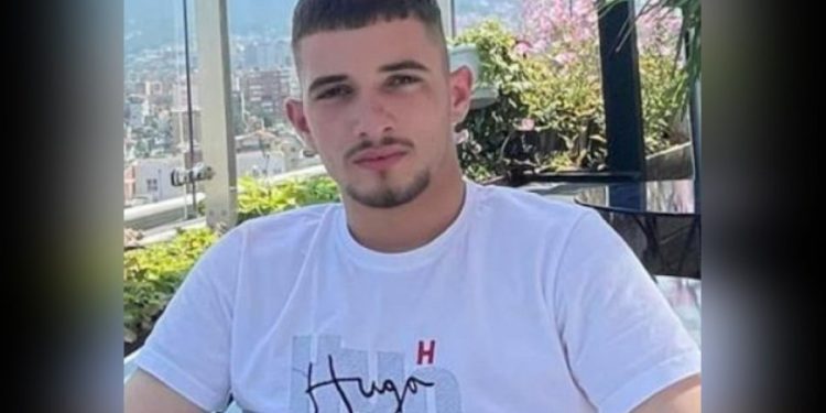 Thirrje për ndihmë/ Babai humb kontaktet me djalin në Ksamil: Kishte shkuar të punonte!