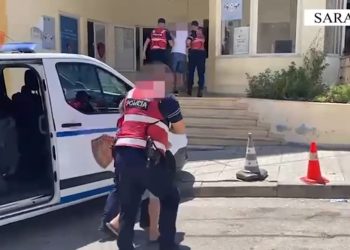 Sherri në Kakome dhe pastaj përplasja me policinë, arrestohen dy vëllezër në Sarandë (VIDEO)