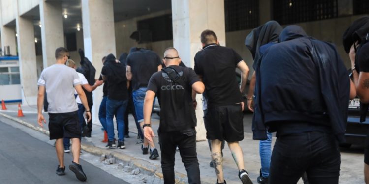 Vrasja e tifozit grek në Athinë, arrestohen në Igumenicë 5 huliganë të tjerë nga Kroacia