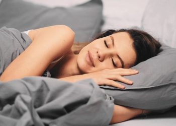 Pozicioni më i mirë i gjumit për trupin