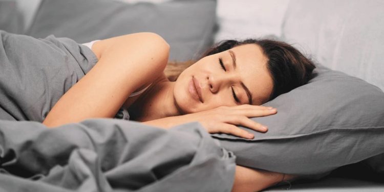 Pozicioni më i mirë i gjumit për trupin