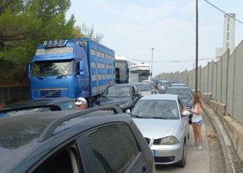 Emigrantët po kthehen në Greqi, radhë kilometrike në Kakavijë