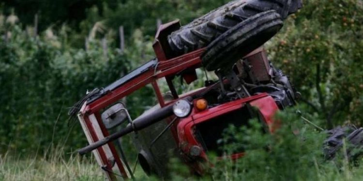 E rëndë/ E zë traktori poshtë, humb jetën 45-vjeçari