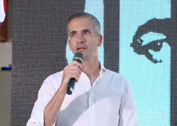 Kryebashkiaku i Athinës në Himarë: Thërrisni emrin e Fredi Belerit, ai është kryetari juaj