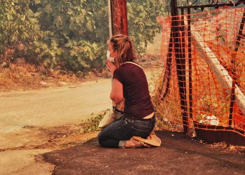 Greqia në flakë, Athina mbulohet nga tymi (VIDEO)