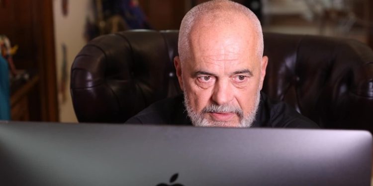 Rama duhet ta hapë “zarfin sekret”