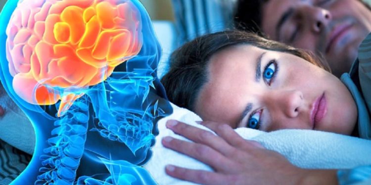 Pesë arsyet përse gratë kanë nevojë për më shumë gjumë se burrat