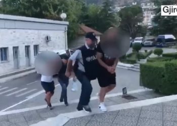 Trafiku i klandestinëve, 3 të arrestuar në Gjirokastër