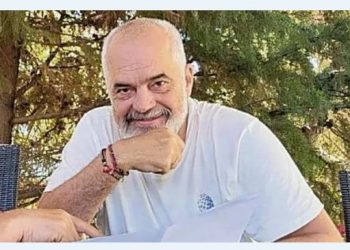 Rama: Shqipëria ka barazuar Greqinë për numrin e turistëve për frymë