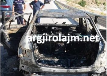 Merr flakë makina në rrugën Kardhiq-Delvinë, shpëtojnë mrekullisht pasagjerët (FOTO)