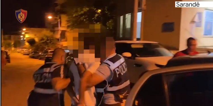 "Wanted" në Sarandë, arrestohet 25-vjeçari në kërkim për plagosje më thikë (VIDEO)
