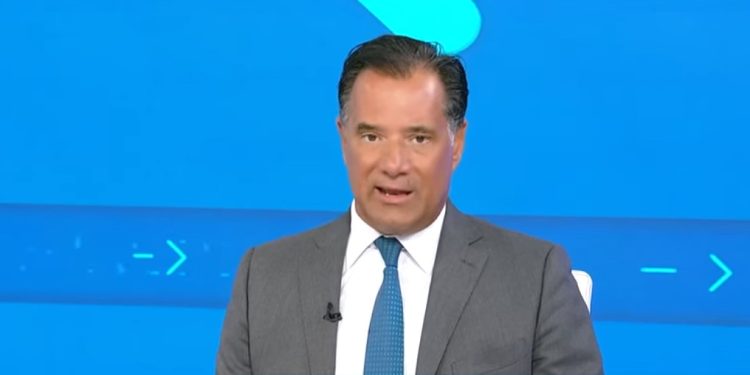 Me zë dhe figurë, kur ministri grek kërcënon Shqipërinë: Do ta paguani shtrenjtë nëse bëni zgjedhje të tjera në Himarë dhe po vazhduat të shkelni të drejtat e minoritetit në Vorio Epir (VIDEO)