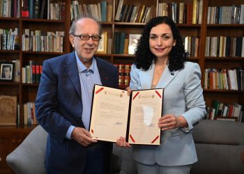 Ismail Kadaresë i jepet nënshtetësia e Kosovës