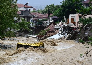Orë dramatike në Greqi, shkon në 6 numri i viktimave