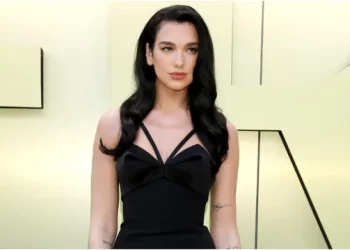 Dua Lipa rrëfehet për jetën intime