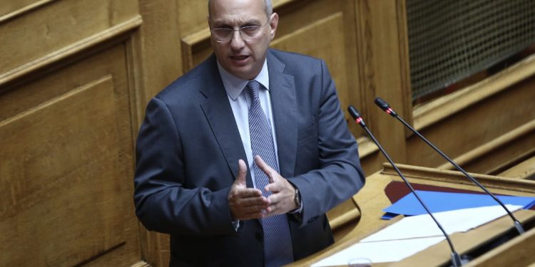 Ministri i Brendshëm grek i shkon në qeli Fredi Belerit