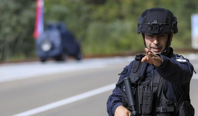 4 terroristë serbë të arrestuar në manastir
