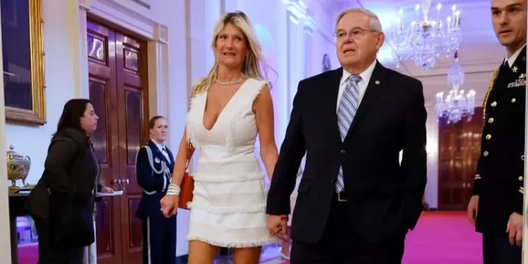 Senatori amerikan që mbrojti Fredi Belerin, nën akuzë bashkë me gruan për korrupsion