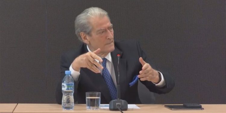 Sali Berisha: Horri Edi Rama po mban në burg padrejtësisht heroin Fredi Beleri. S’ta ka borxh Greqia, që po e provokon