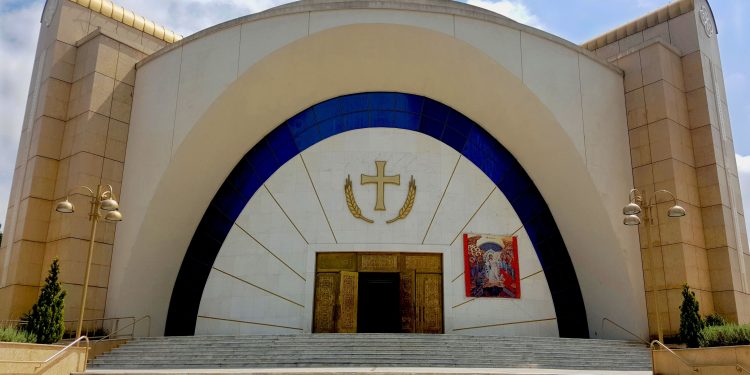 Censusi/ Kisha ortodokse nis fushatën: Tregoni identitetin tuaj fetar