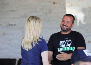 Tha se u plagos me plumb duke punuar tokën, transportohet në Tiranë 33 vjeçari nga Delvina