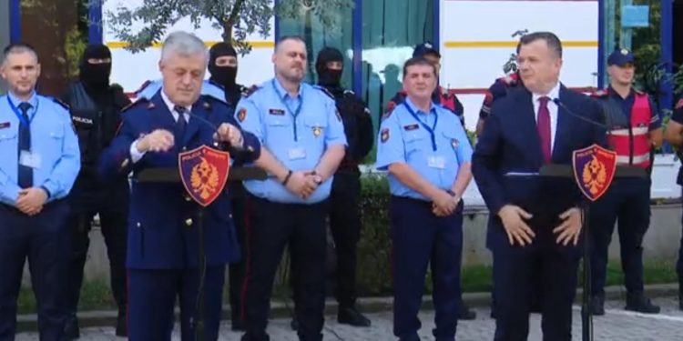 Pranga 233 shpërndarësve të drogës në të gjithë vendin (VIDEO)